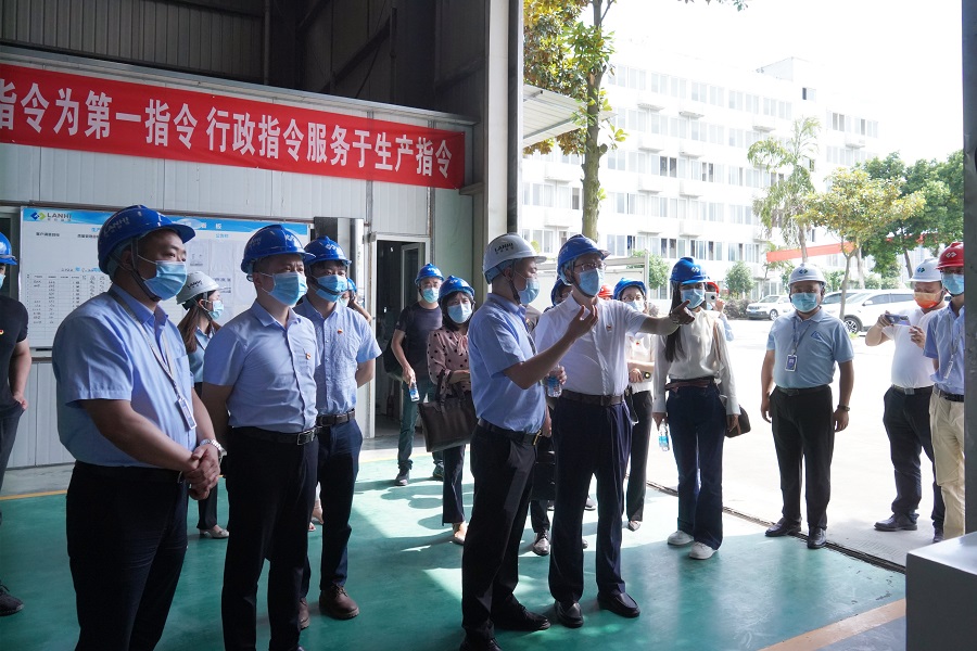 四川省企業(yè)經(jīng)濟促進會李光明書記蒞臨藍海智裝調研