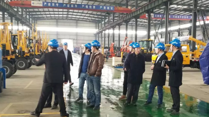 藍(lán)海智裝與西華大學(xué)機(jī)械工程學(xué)院簽訂產(chǎn)學(xué)研合