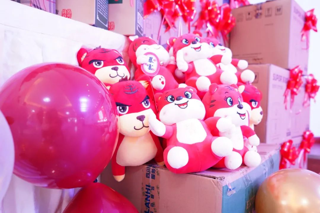 藍(lán)海智裝年會繼往開來迎新春 致廣盡精拓藍(lán)海