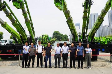 中鐵十一局五公司物資設(shè)備部長(zhǎng)陳林一行蒞臨藍(lán)海智能考察交流